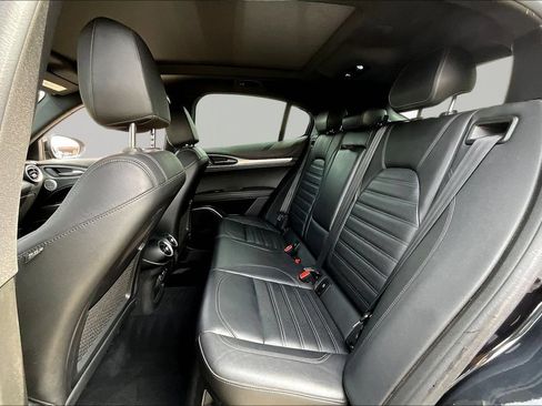 Used 2023 Alfa Romeo Stelvio Veloce AWD/4WD image 23