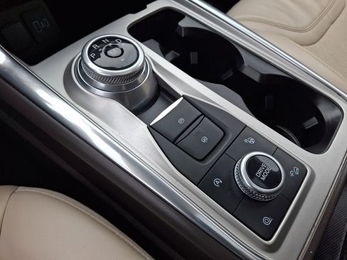 Used 2020 Ford Explorer Platinum image 22