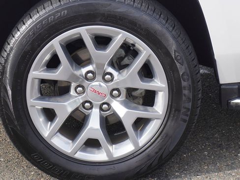 Used 2017 GMC Yukon SLT w/ Open Road Package image 4