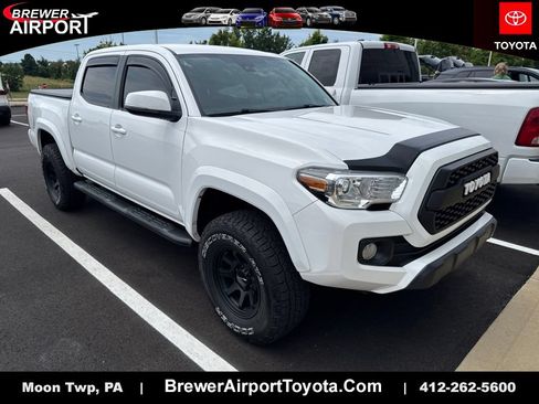 Used 2023 Toyota Tacoma SR5 w/ Technology Package AWD/4WD image 1