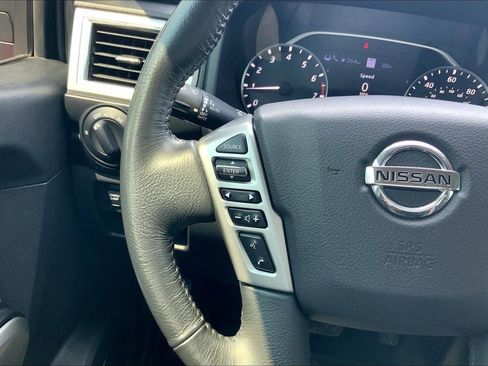 Used 2022 Nissan Titan SV w/ SV Convenience Package AWD/4WD image 19