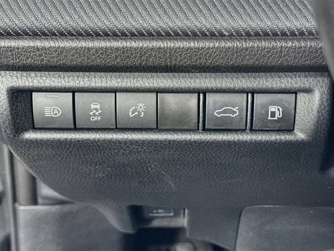 Used 2025 Toyota Camry SE FWD image 10