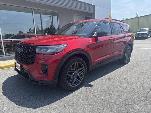 Certified 2025 Ford Explorer ST-Line w/ Premium Package RWD image 2