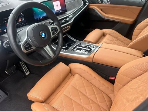 Certified 2025 BMW X7 xDrive40i w/ M Sport Package image 11