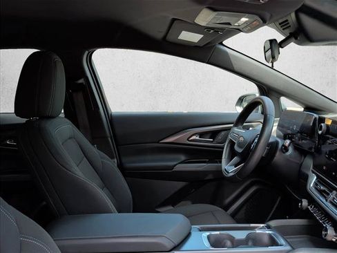 Used 2025 Chevrolet Equinox EV LT FWD image 22