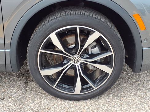 Used 2024 Volkswagen Tiguan SEL R-Line AWD/4WD image 10