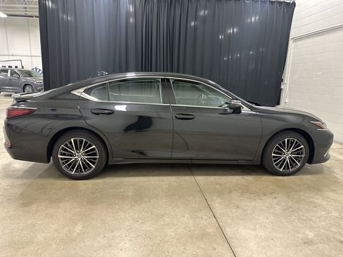 Certified 2025 Lexus ES 350 w/ Premium Package FWD image 13