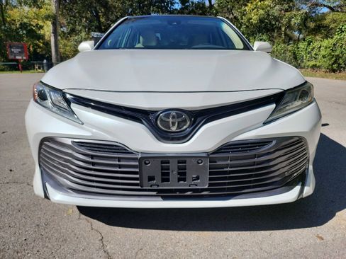 Used 2019 Toyota Camry XSE image 2