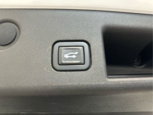 Used 2022 Chevrolet Equinox RS image 21