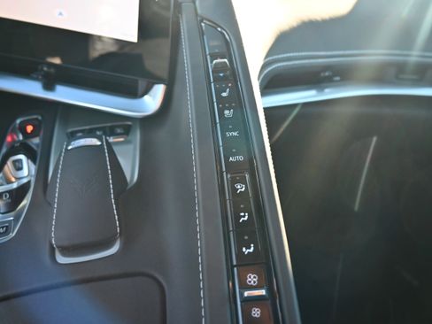 Used 2024 Chevrolet Corvette Stingray Premium Conv w/ Z51 Performance Package image 30