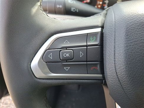 Certified 2024 Jeep Compass Limited image 17