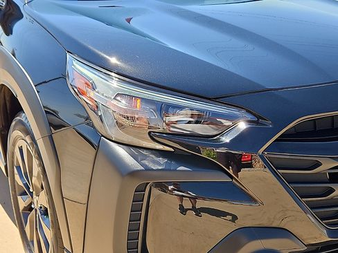 Used 2025 Subaru Outback Onyx Edition AWD/4WD image 6