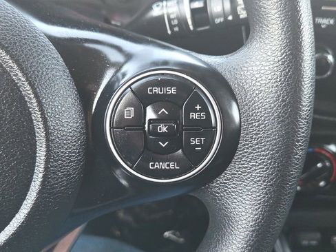 Used 2020 Kia Soul S FWD image 35