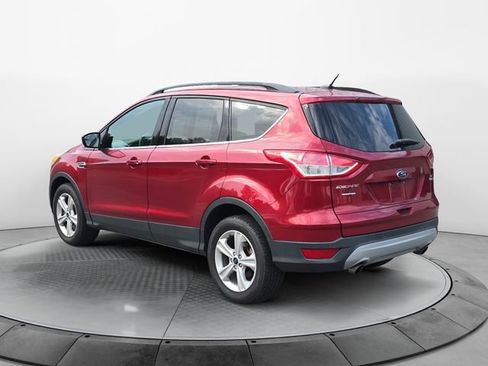 Used 2016 Ford Escape SE w/ Equipment Group 201A image 3