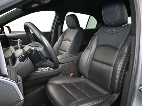 Used 2024 Cadillac XT4 Premium Luxury image 10