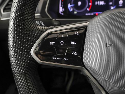 Used 2024 Volkswagen Tiguan SEL R-Line image 26