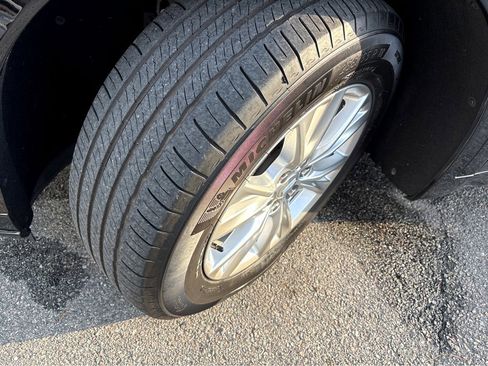 Certified 2024 Cadillac XT6 Luxury image 26