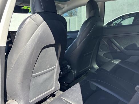 Used 2022 Tesla Model 3 image 19