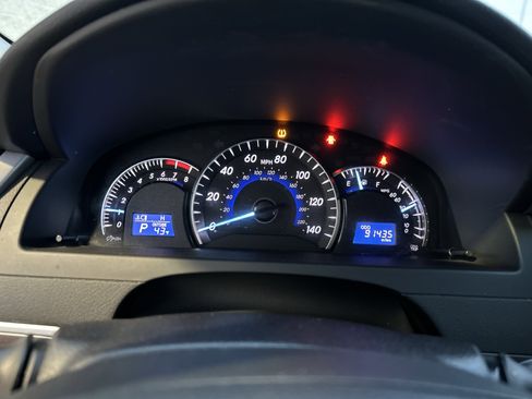 Used 2013 Toyota Camry XLE image 23