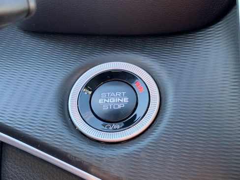 Used 2024 Jeep Grand Cherokee Laredo X image 25