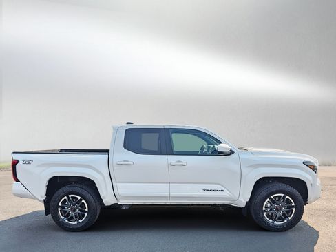 Used 2024 Toyota Tacoma TRD Sport AWD/4WD image 6