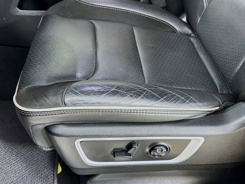 Used 2019 RAM 1500 Laramie AWD/4WD image 21