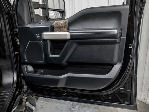 Used 2017 Ford F350 Lariat w/ Lariat Ultimate Package image 46