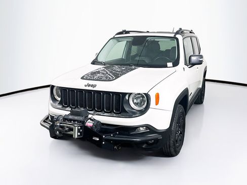 Used 2017 Jeep Renegade Trailhawk AWD/4WD image 3