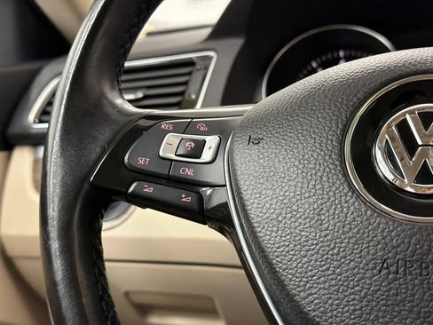 Used 2017 Volkswagen Passat 1.8T SEL Premium FWD image 17