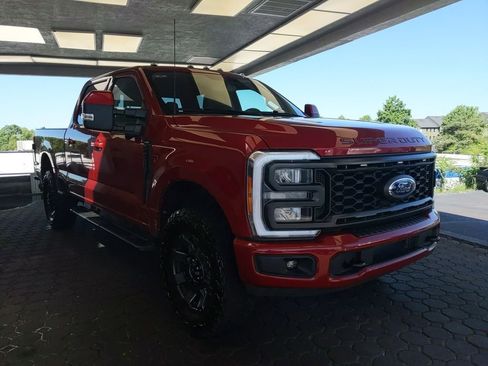 Used 2023 Ford F250 Lariat w/ Sport Appearance Package AWD/4WD image 4