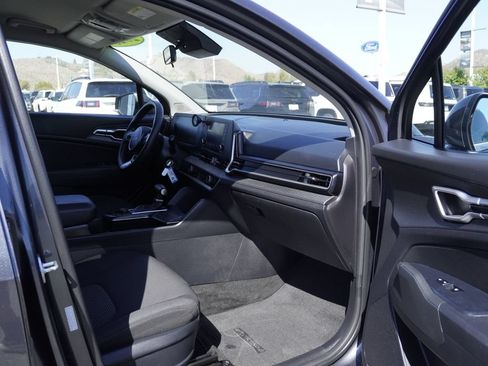Used 2023 Kia Sportage LX FWD image 28