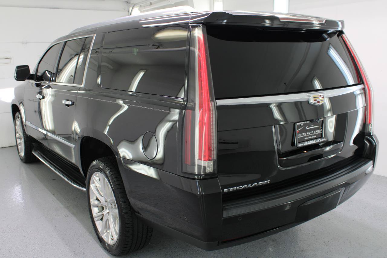 Used 2019 Cadillac Escalade ESV Luxury RWD image 7