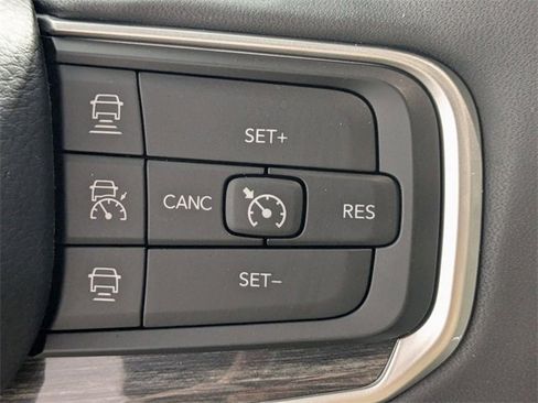 Used 2022 Jeep Wagoneer Series III w/ Premium Group I image 18