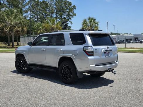 Used 2019 Toyota 4Runner SR5 RWD image 4