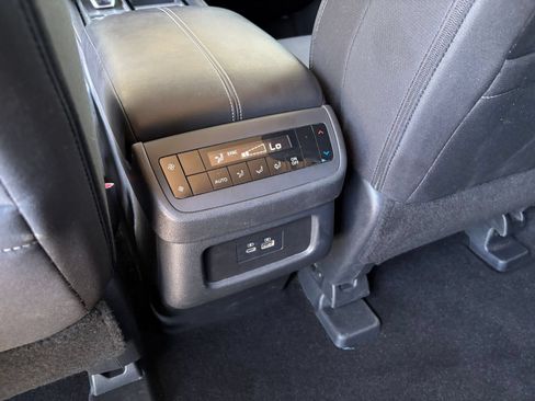 Used 2025 Nissan Pathfinder SV FWD image 20