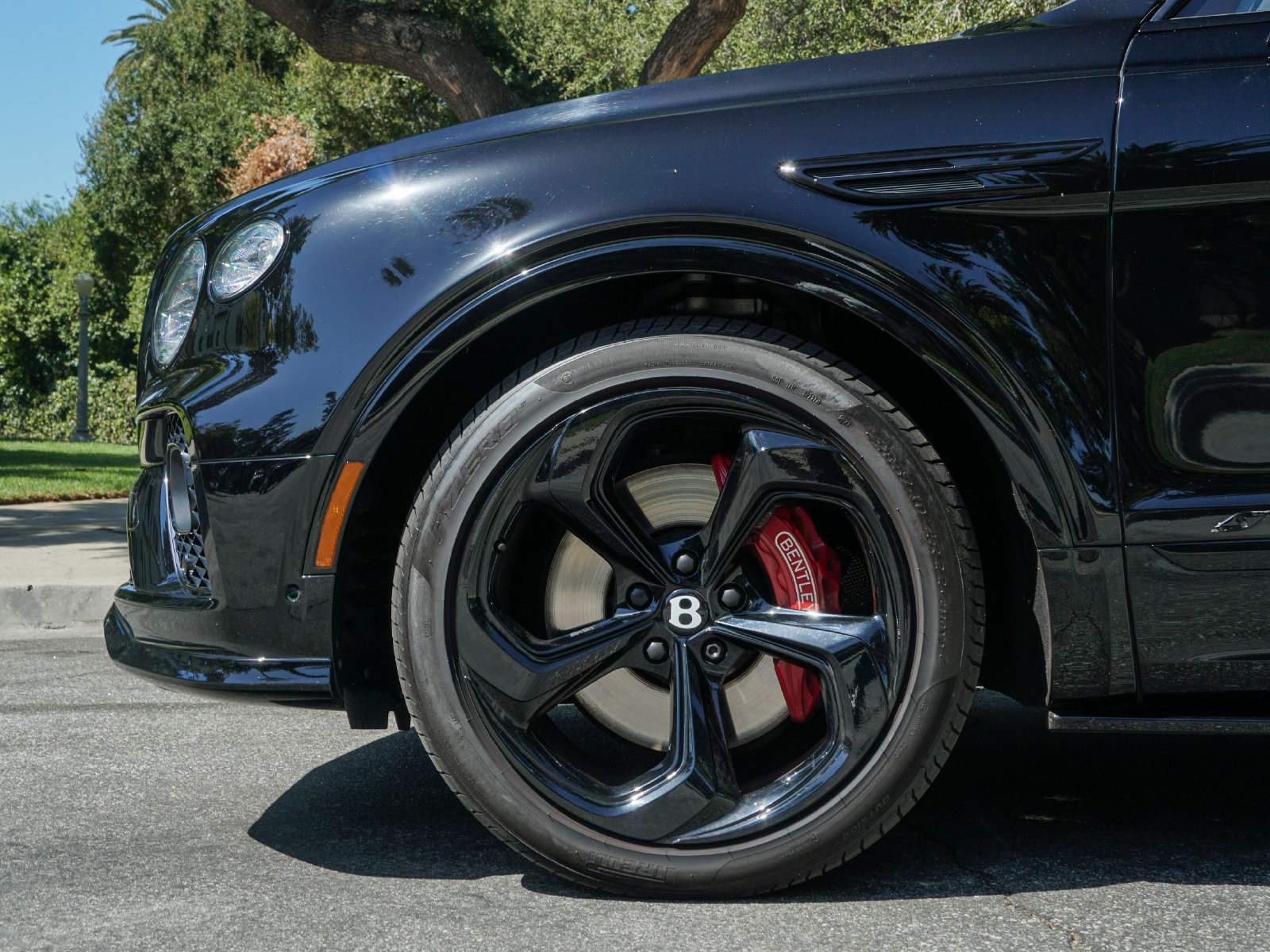 Certified 2023 Bentley Bentayga AWD/4WD image 11
