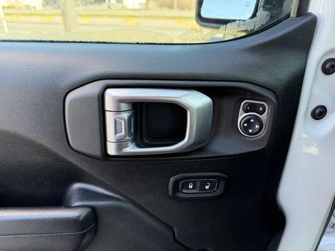 Used 2021 Jeep Wrangler Sport image 10