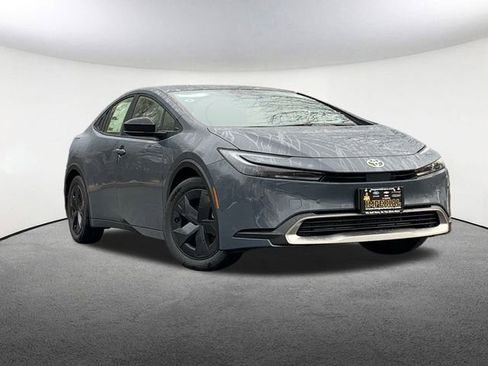 New 2026 Toyota Prius Plug-In Hybrid FWD image 2