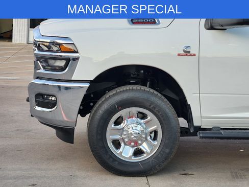 New 2026 RAM 2500 Tradesman AWD/4WD image 10