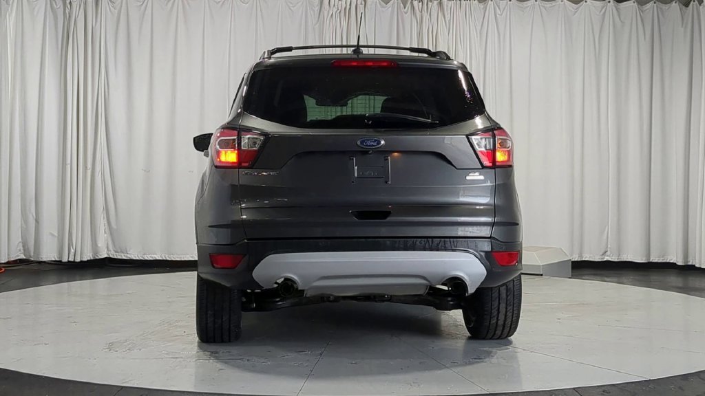 Used 2017 Ford Escape SE w/ Equipment Group 201A FWD image 9