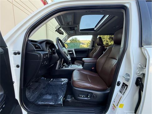 Used 2018 Toyota 4Runner Limited AWD/4WD image 7