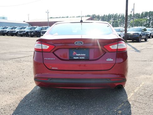 Used 2015 Ford Fusion SE FWD image 5