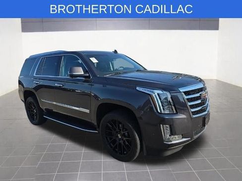 Used 2017 Cadillac Escalade Premium Luxury AWD/4WD image 3