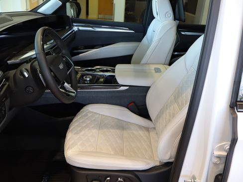 Used 2025 Cadillac Escalade V image 20