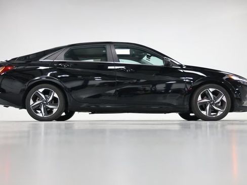 Used 2022 Hyundai Elantra Limited FWD image 15