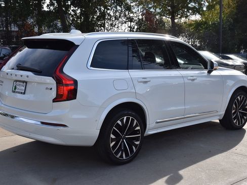 Used 2025 Volvo XC90 B6 Plus image 7