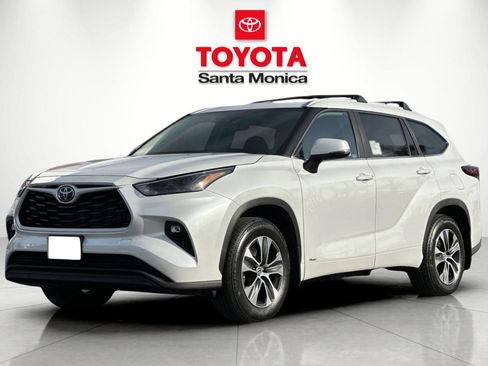 New 2026 Toyota Highlander XLE image 6