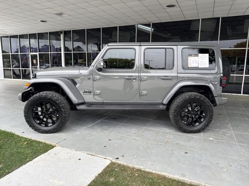 Used 2023 Jeep Wrangler Unlimited Sahara image 6