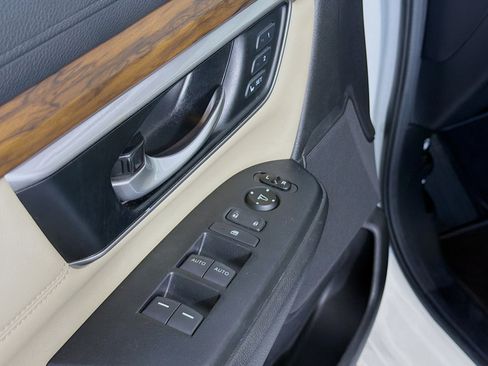 Used 2020 Honda CR-V Touring image 15