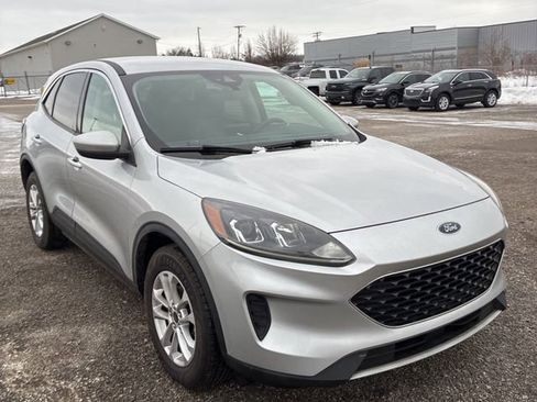 Used 2020 Ford Escape SE image 1